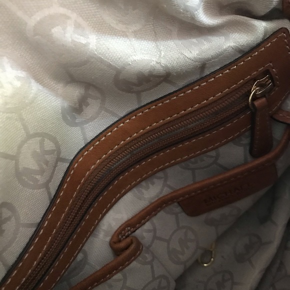 Michael Kors Tan Leather Over the Shoulder Bag - Picture 9 of 11